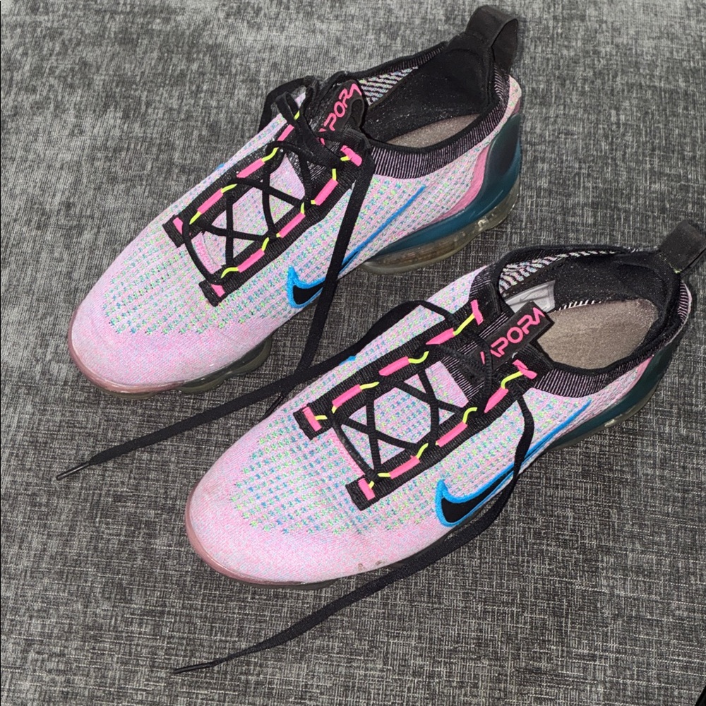 Nike VaporMax Women's Multicolor Flyknit Sneakers Blue Swoosh Size 10.5
